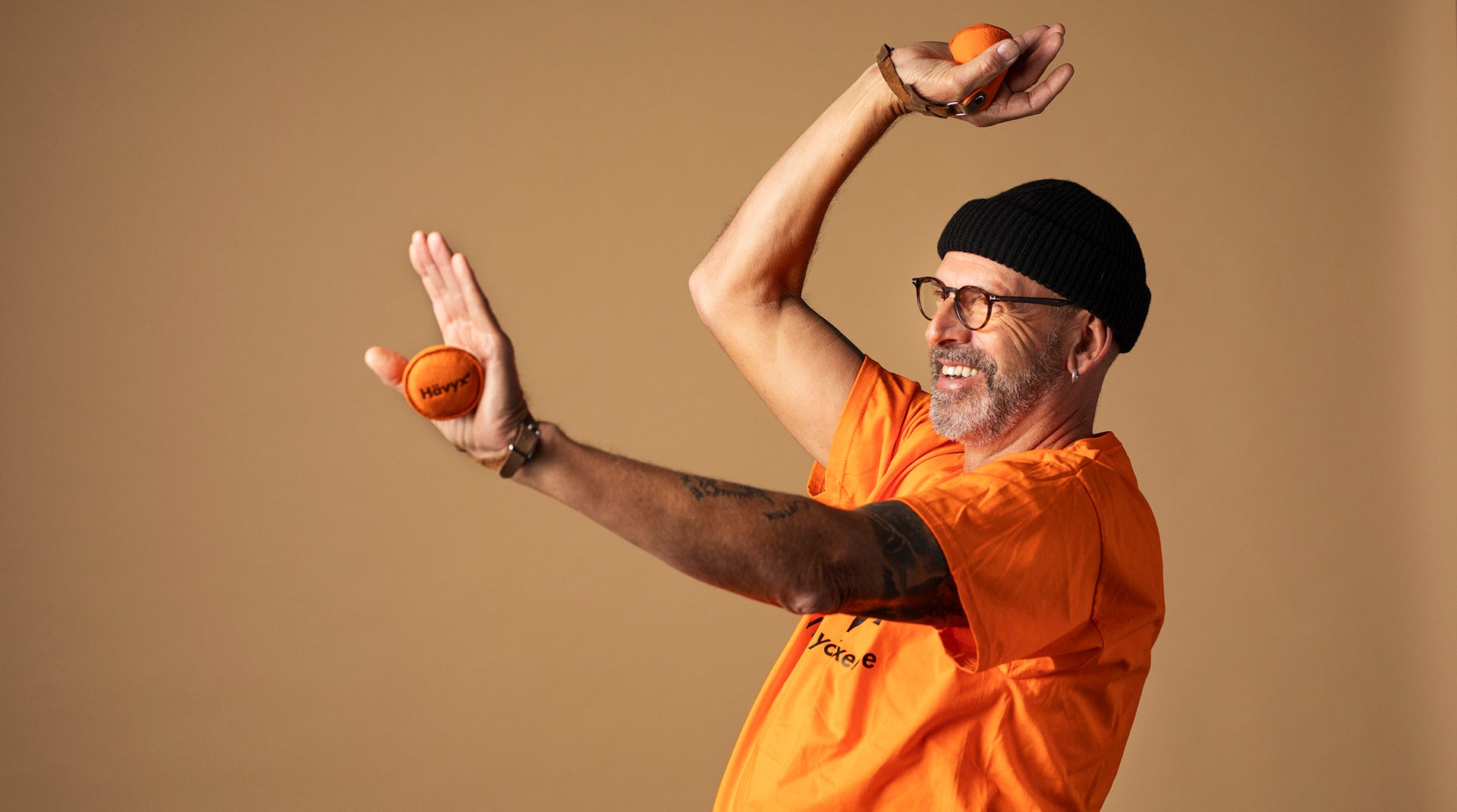 Carsten beim Training in Orange – Hävyx Wear Anleitung